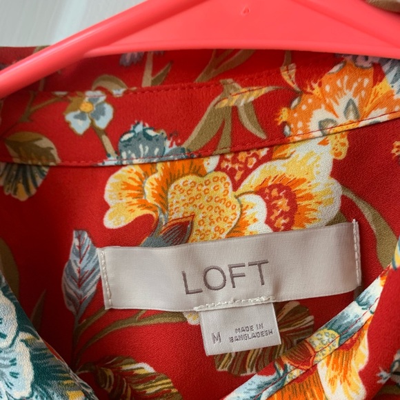 LOFT Red Floral Button Up Shirt M - Picture 2 of 3